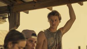 Jun 10, 2021 · l'énorme série à succès outer banks débarque pour une deuxième saison ! Outer Banks Saison 2 Les Fans Disent Que La Nouvelle Bande Annonce Confirme La Mort De Jj L Observateur De Troyes