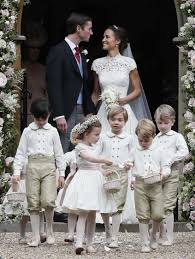 Insieme al marito eccola a stoccolma per il matrimonio dei loro amici di vecchia data, jöns bartholdson e anna ridderstad. Pippa Middleton Il Matrimonio Gli Sposi E I Paggetti Matrimonio Nozze Matrimonio Shabby Chic