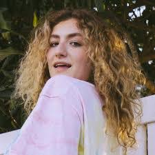 Olivia Grimes's Instagram, Twitter & Facebook