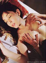 鈴木早智子 ヌード画像 乳首出しで貧乳おっぱい揉まれる全裸濡れ場がエロすぎる - 裏ピク