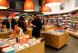 In einem seriösen werkvertrag für den neubau eines hauses sind die kosten für das bauvorhaben eindeutig festgelegt. Buchhandlung Moritzplatz Im Aufbau Haus Smart Travelling