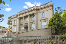 Iconic san francisco scenes greet visitors at nearly every turn—watch the fog roll in from the bay, snap a selfie with the golden gate bridge, or hop on a streetcar driving up the city's countless hills. Joel Goodrich Top Luxury Real Estate Agent In San Francisco