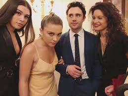 Florence pugh has more to say to those who don't approve of her relationship with zach braff. Florence Pugh Home Facebook