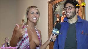 Nip-peek 7:17 Great Club Top Throughout & Super Interesting Art! - YTboob