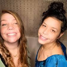 Leanna Boyer's Instagram, Twitter & Facebook