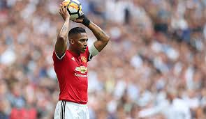 Luis antonio valencia mosquera, popularly known as antonio valencia, is an ecuadorian footballer who has played for the popular football club, manchester united, for ten years and has also led the team. Manchester United Antonio Valencia Verlasst Die Red Devils Am Saisonende