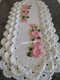 Caminho De Mesa Branco De Croche Caminho De Mesa Em Croche Com Bico Rendado Toda Feito Em Linha Barroco Fio 06 Na Cor Branco E Com Fl Em 2020 Arte Em Croche Caminho De Mesa De Croche