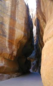 Lion Tracks Photo QnA -- Biblical Sela. The rock city of Petra in Jordan.  Edomites. King Aretas and Paul.