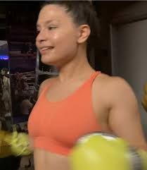 Gelukbringers Cenk Soek Vir Azra