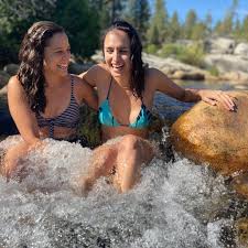 Check spelling or type a new query. Foto Fernanda Urrejola Roba Miradas Junto A Su Polola Posando En Bikini Lima Limon Entretencion