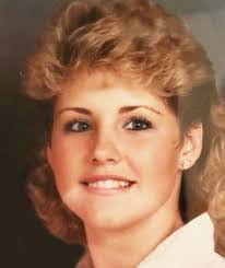 Laurie Holt's Instagram, Twitter & Facebook