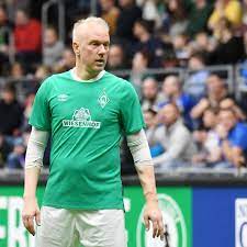 Ivan klasnic, croatia has never been the best goal scorer in a league, but he has been part of the top scoring list in champions league, bundesliga and . Ex Profi Ivan Klasnic Erhalt Vier Millionen Euro Schmerzensgeld Von Fruheren Werder Arzten Stern De