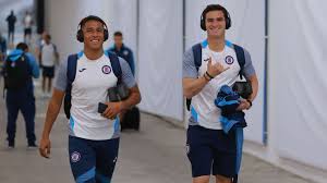 See what luis romo (luisromo07) has discovered on pinterest, the world's biggest collection of ideas. Luis Romo Sera El Sustituto De Pablo Aguilar En La Central De Cruz Azul