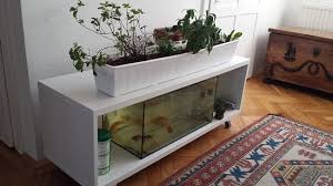 With the help of a valve constructed within the pipe, half of the water is immediately returned to the fish tank for increased aeration. 11 Aquaponics Fish Tank Diy Ideas Balcony Garden Web