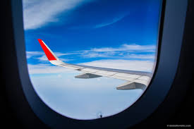 Kemudian badan di condongkan ke arah depan disertai pelurusan tangan ke arah samping. Pengalaman Terbang Bersama Air Asia Dani Setiawan Danisetiawanku Com