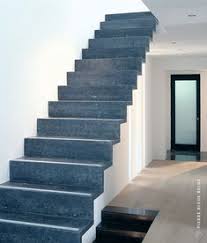 Trap In Belgische Blauwe Hardsteen Afwerking Blauw Gezoet Stenen Trap Stenen Gevel Hardsteen