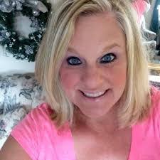 Kim Causey's Instagram, Twitter & Facebook