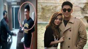 Suami dari citra monica akhirnya buka suara terkait penggerebekan di apartemen yang terjadi pada beredar percakapan dalam bentuk direct messages (dm) antara suami citra monica dengan orang. Polisi Ungkap Fakta Lain Saat Ifan Seventeen Pernah Sebut Citra Monica Sudah Cerai