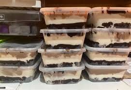 Freeze for at least 4 hours, or until needed. Extreme Chocolate Ice Cream Cake In A Tub Food Drinks Homemade Bakes On Carousell