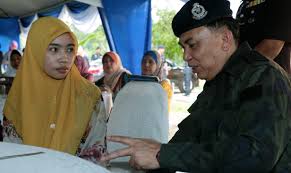 Tengku dato' paduka noor zakiah merupakan broker saham bumiputera pertama wanita, yang mengasaskan k & n kenanga sdn. Buku Autobiografi Pengasas Kenanga Investment Dilancar