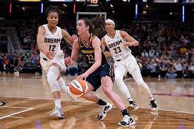 No one can stop Caitlin Clark: The spectacular play where she leaves four  defenders in her wake before scoring | Marca