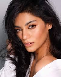 Long lost twin sister of Pia Wurtzbach ! Carbon copy yaRn? Faith da Silva ❤️