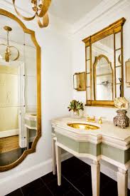 Stratton home decor 28 aubrey gold metal wall mirror. Eye For Design Decorate With The White And Gold Combination For Trendy Interiors