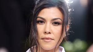 Kourtney Kardashian Has the Best Hack for Feeling Confident in Your Clothes  Postpartum si_lifestyle