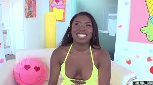 Young ebony gets anal sex