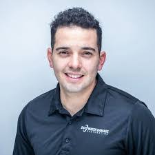 Sean Giles's Instagram, Twitter & Facebook