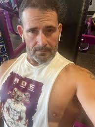 Hello fitness family; Todays journey started with 8 hours of sleep Went to  the gym at 11am this morning. Today was a total upper body workout. Did a  total of 2:00/hr workout