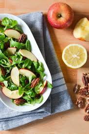 40 Idees Pour Integrer Les Oleagineux Dans Son Alimentation Sweet Sour Recettes De Cuisine Salade D Hiver Recette Salade De Fruits