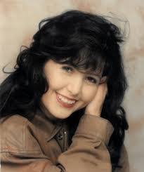 Leeann Larsen's Instagram, Twitter & Facebook