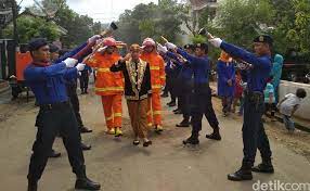 We did not find results for: Tradisi Nozzle Pora Antarkan Petugas Damkar Trenggalek Lepas Lajang