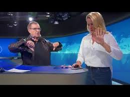 Nur vier jahre nach ihrem studium ist judith rakers schon ganz oben angekommen: Tiktok Dreh Mit Tucken Fur Tagesschau Sprecherin Judith Rakers Youtube In 2021 Judith Rakers Rakers Judith