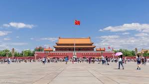 Tiananmen square was designed and built in 1651, and was enlarged fourfold in the 1950s. Menschenrechte 30 Jahre Tian Anmen Massaker