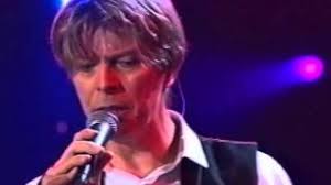 I wanna pull your strings like you're my telecaster and if you want to use me i could be your puppet. I Would Be Your Slave Von David Bowie Laut De Song