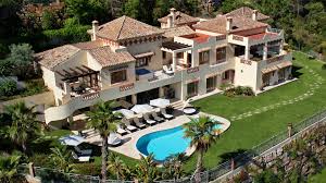 Das haus in dem die 11jährige hündin lebt wurde verkauft, darum muss ihre trotzdem konnte unser kleiner verein wieder einen beitrag dazu leisten, den tierschutz in andalusien zu unterstützen. Villa San Pietro Villa Mieten In Andalusien Marbella Villanovo