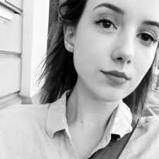 Lesley Bray's Instagram, Twitter & Facebook