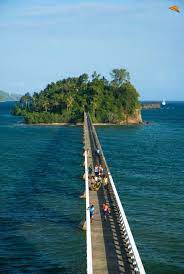 A bay full of wonderful natural delights, ideal for a family vacation, as a couple or with friends, enjoy your resorts in the caribbean. Samana Republica Dominicana Dominican Republic Travel Republic Pictures Trip