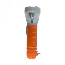 Senter berdaya pancar rendah di bawah 100 lumen kurang ideal digunakan karena pada saat. Perlu Lampu Senter Untuk Keadaan Darurat Ini Rekomendasi Lampu Senter Emergency Untuk Anda 2020