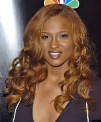 Ciara chooses angular hair shortcut in order to show a breezy look. 17 Ciara Hairstyles Hair Cuts And Colors