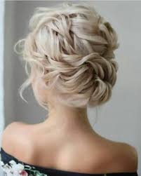 İlgini çeken firmalarla iletişime geçerek bilgi ve fiyat teklifi alabilirsin! 2021 Yilinin Trendi Daginik Gelin Sac Modelleri Trendler Ve Moda