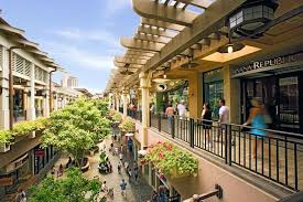 Ala Moana Center A Four Level Outdoor Mall Just Outside Of Waikiki Ala Moana Center Is Hawaii S Largest Shopping Destin Honolulu Mall Hawaii Shopping Center