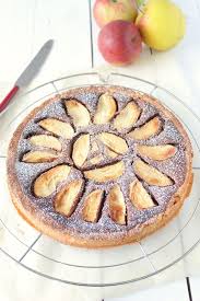 J'avais très envie d'une tarte poire amandine, mais comme je n'avais pas de poires et par contre une tonne de noix de coco râpée à écouler, j'ai décidé de reprendre le même principe que cette tarte, mais avec. Tarte Amandine Pommes Chocolat Chocociframboise Le Blog