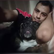 الموضوع اكبر من ان يتقال فيهم شعر حب صادق خوف اهتمام قرب حنيه طاقة ايجابيه  بيعلمك صفات مبقتش موجوده في الناس بتوع اليومين دول لو عملت معاه معروف بسيط  عمره ما ينسي