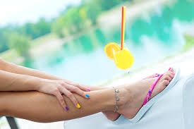 For a cute acrylic nail design, you can make use of matte red color. A Cute And Easy Summer Nail Hack For Lazy Girls Footfiles