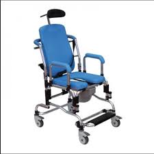 Scopriamo insieme come dovrebbe essere il bagno per i disabili. Sedia Da Doccia E Da Comodo Con Ruote E Poggiatesta Medicare Verona