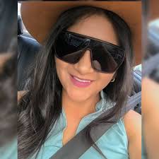 Julia Estela (@ansiu) • Facebook