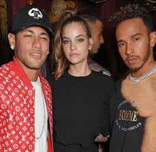 Victoria's secret angel barbara palvin sneaks out of a flat in the early hours after partying all night with football star neymar. Formel 1 Hamilton Feiert Das Vettel Aus Mit Models Und Neymar Welt